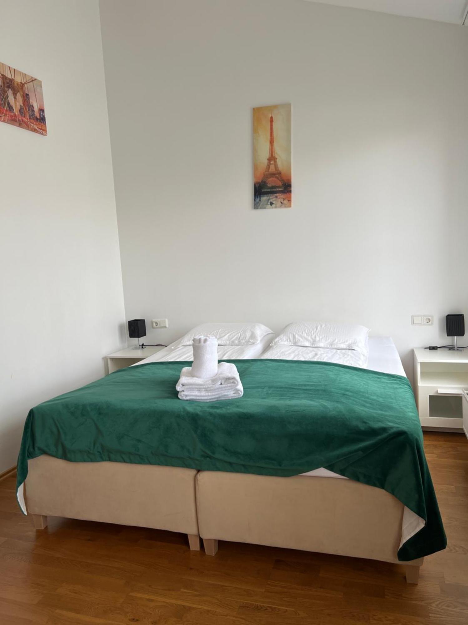 Media Luna Guesthouse Сейдисфьордюр Экстерьер фото
