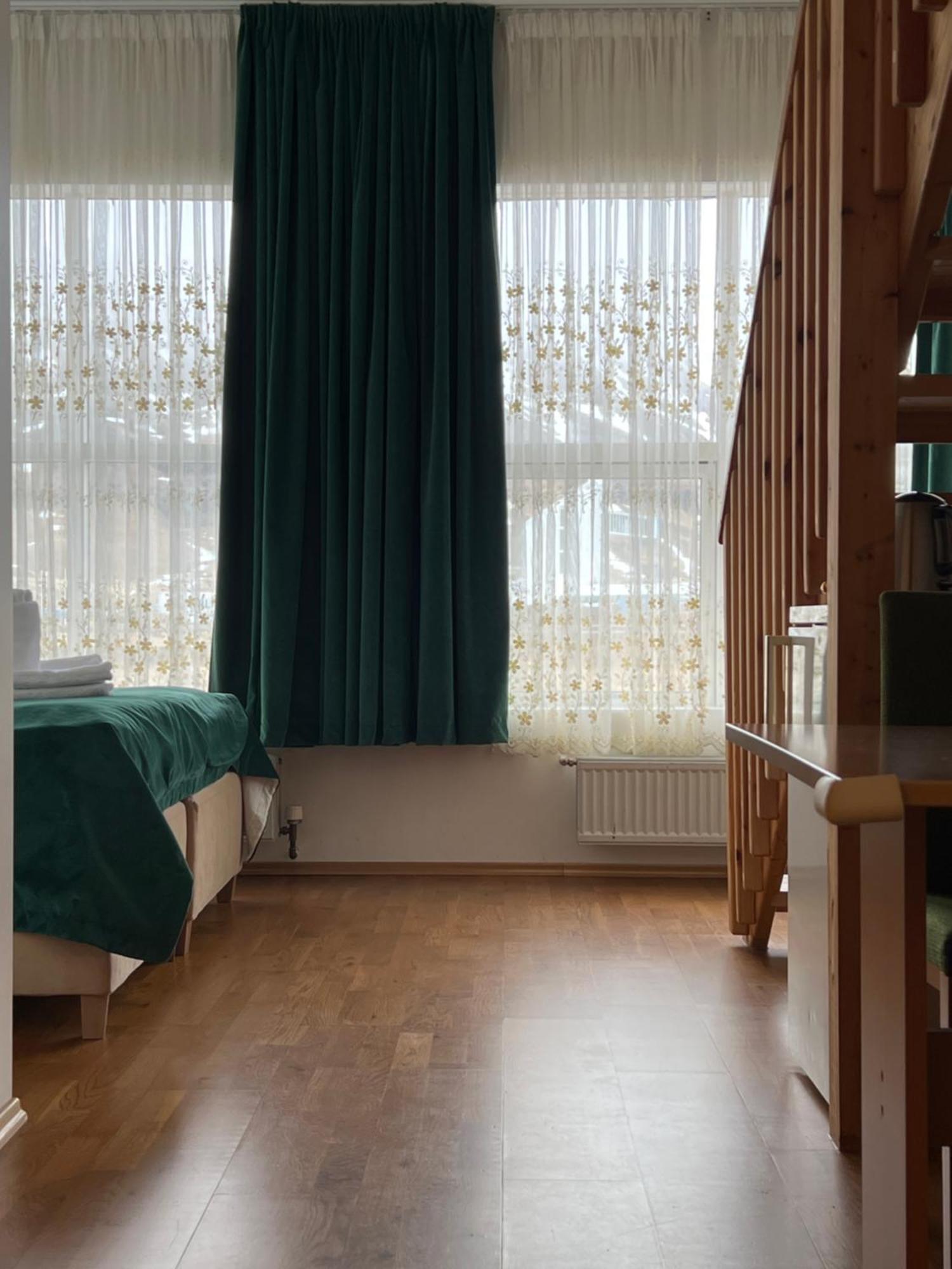 Media Luna Guesthouse Сейдисфьордюр Экстерьер фото